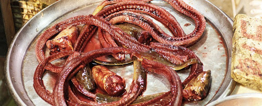 imagen de serpientes en mercado de china