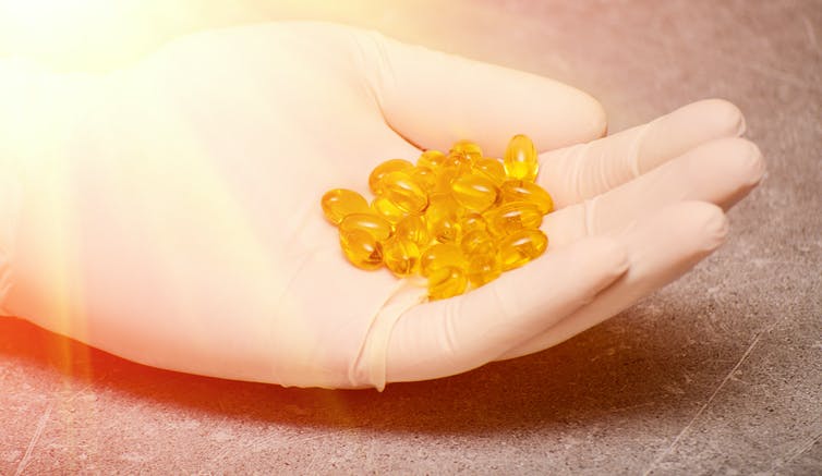 ¿Pueden los suplementos de vitamina D prevenir o curar la COVID-19?